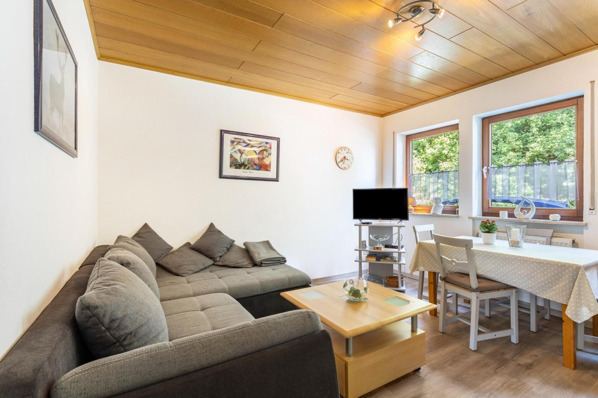 Apartment mit 1 Schlafzimmer und Garten