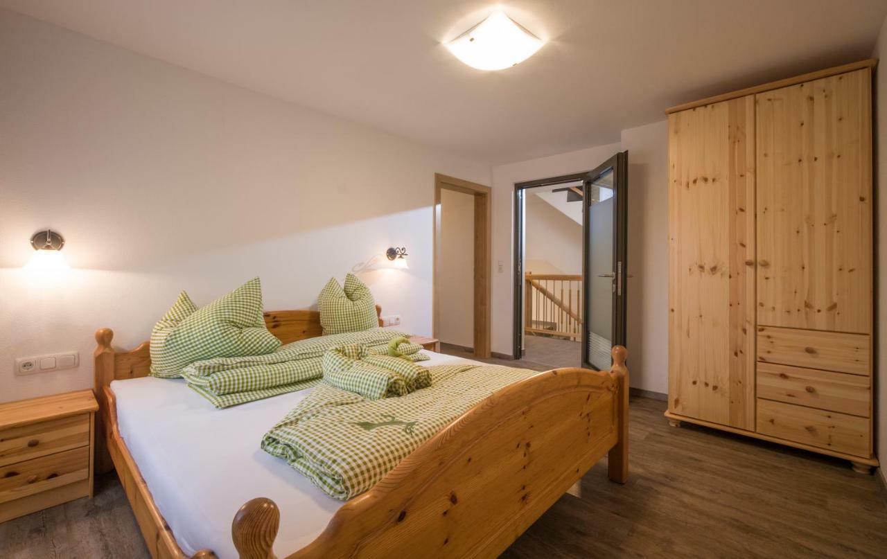 Three-Bedroom Apartment,862776029:JPEG