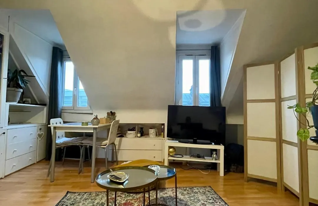 Studio Parisien-1