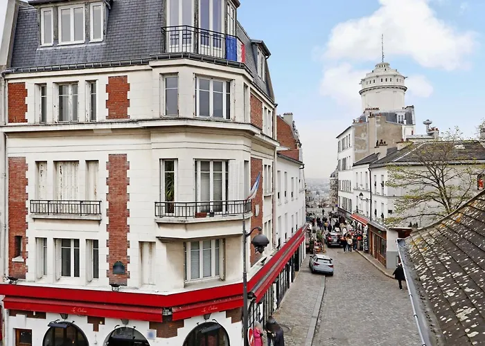 Pick A Flat'S Apartment On Place Du Tertre Paris